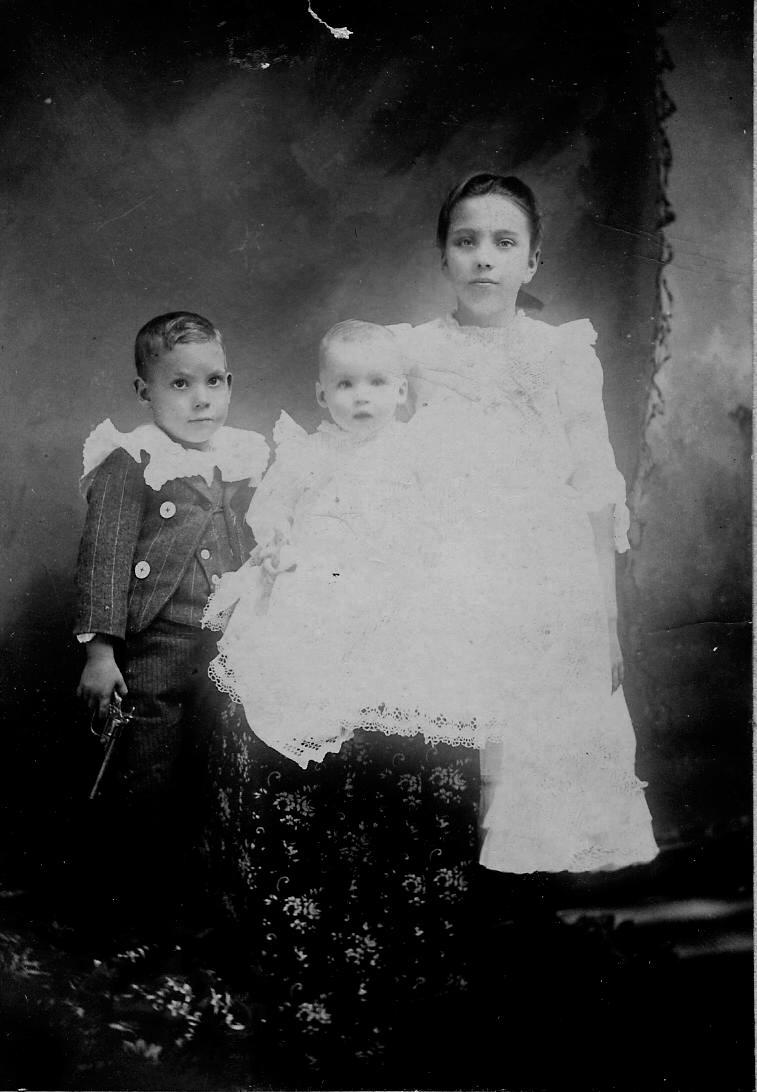 Mose Earl, Virgie & Della Bryant, Pulaski County, Arkansas